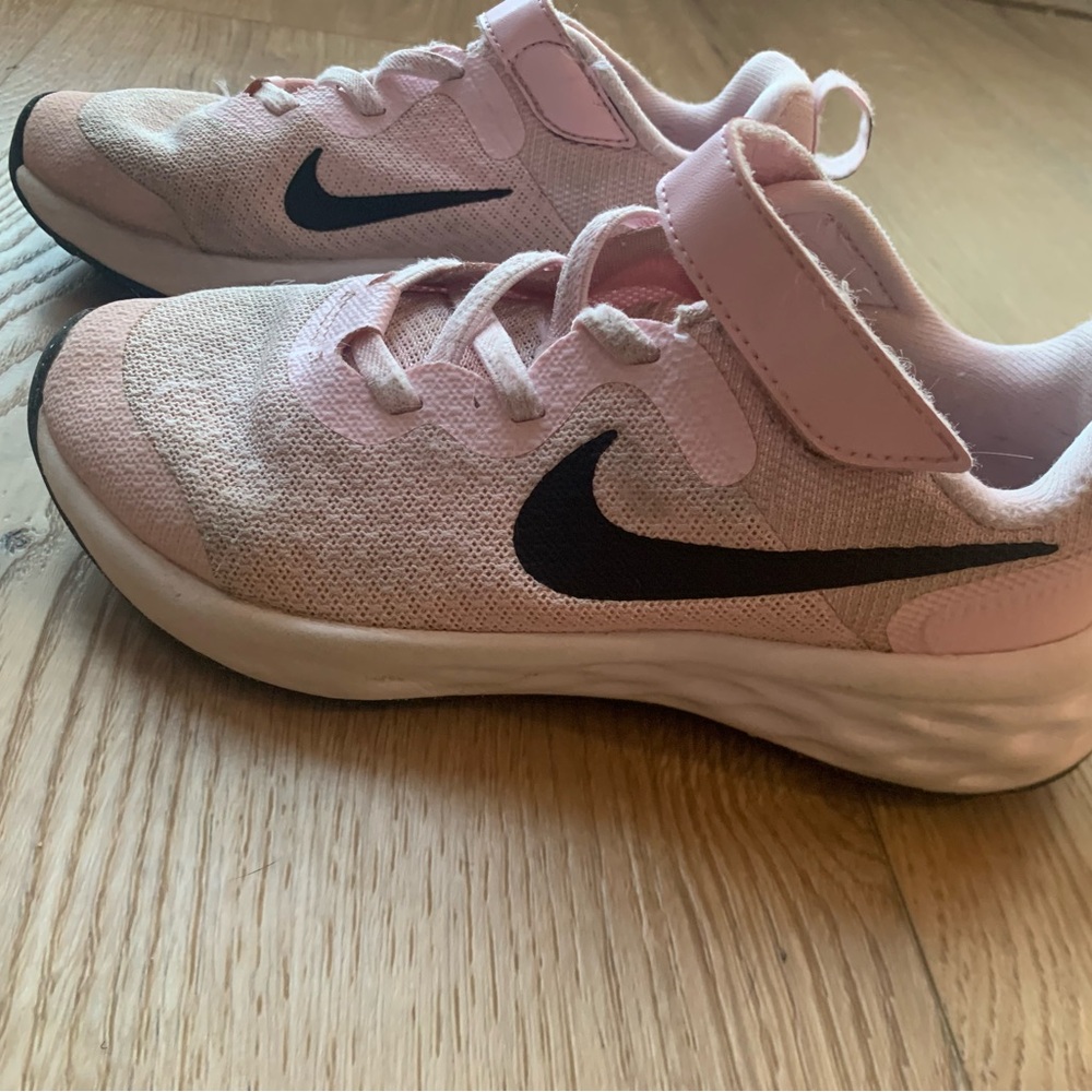 Nike Kids Light Pink Sneakers with Black Swoosh